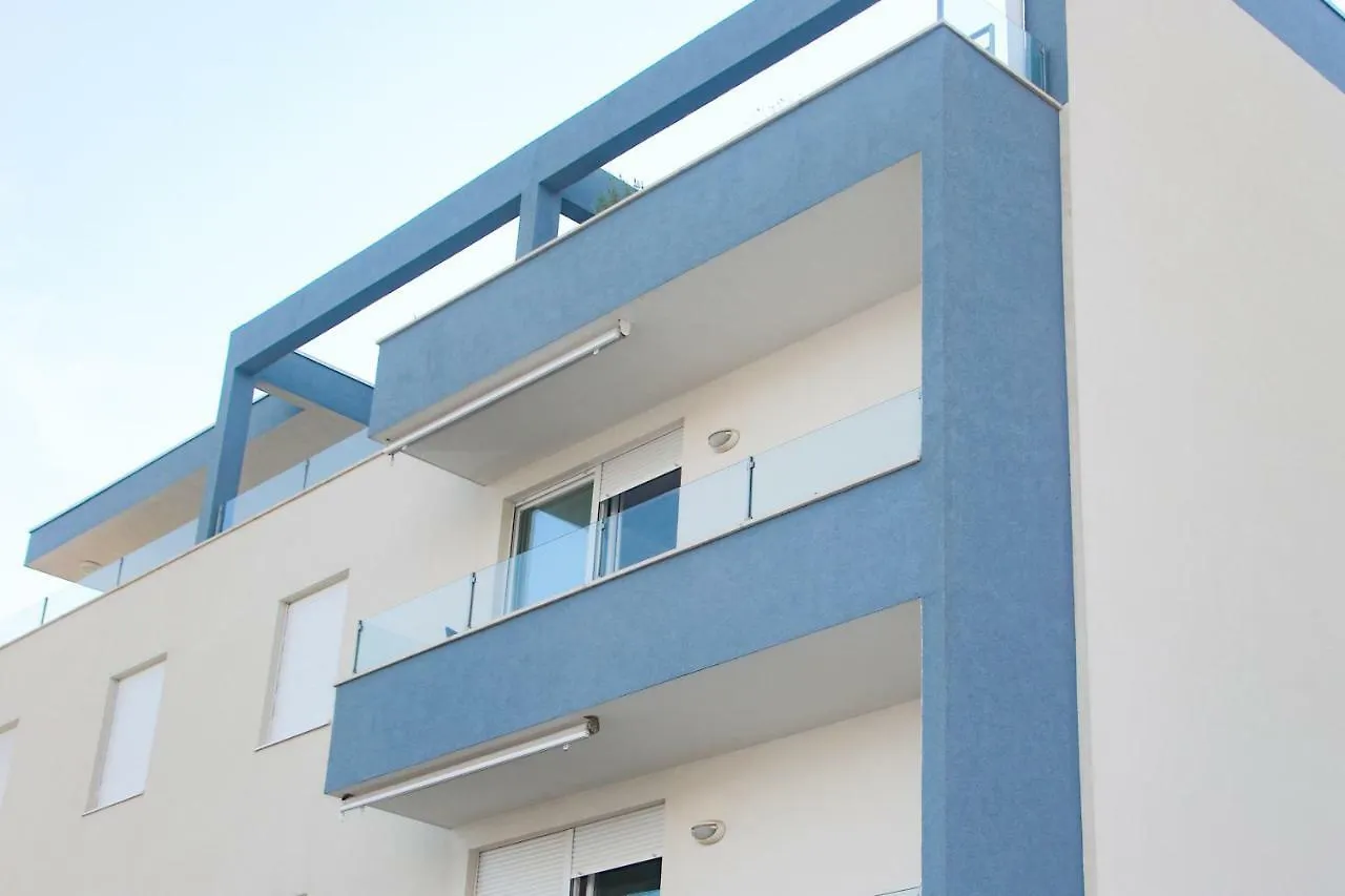 As'S Apartment Split